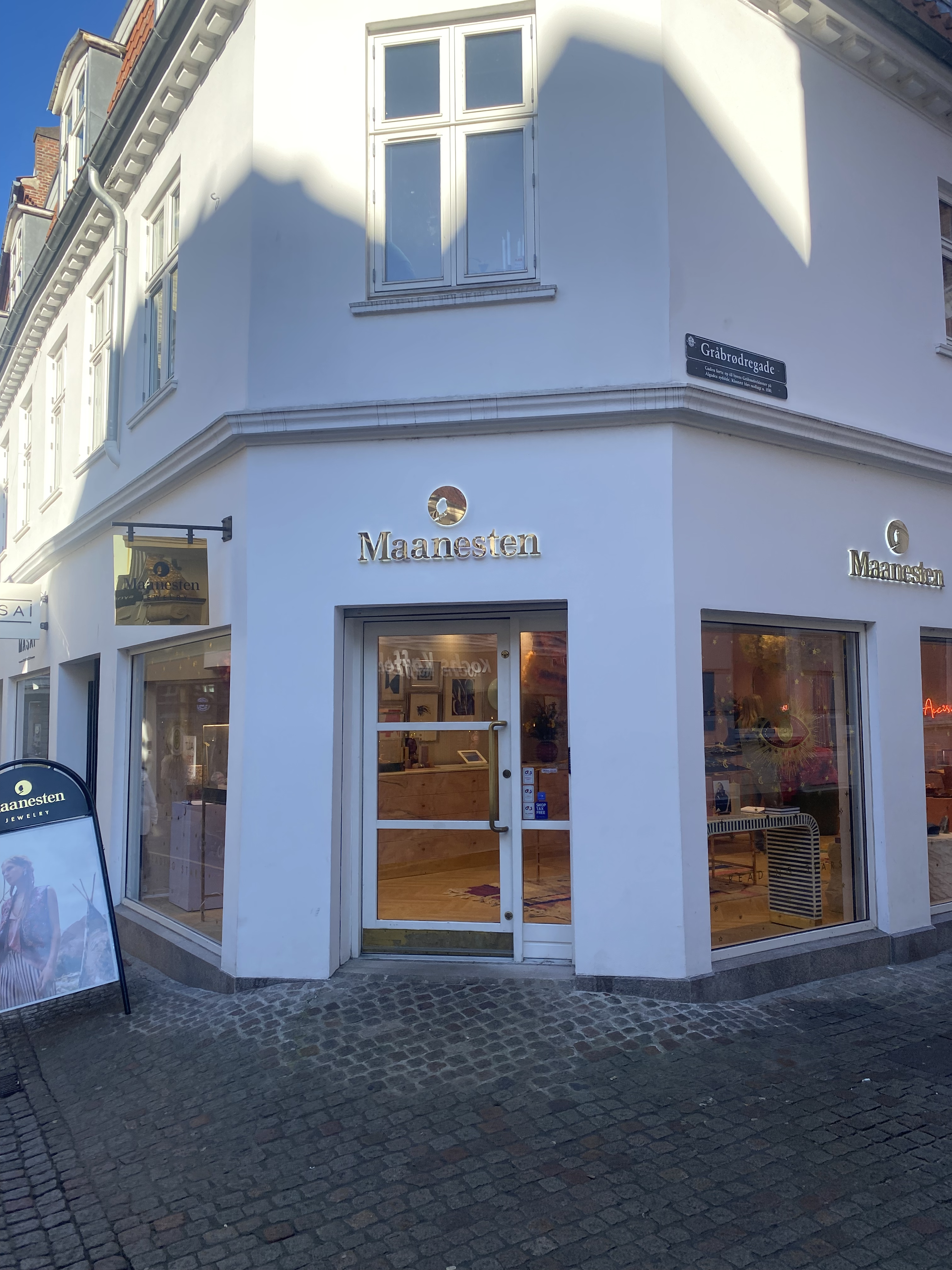 Maanesten