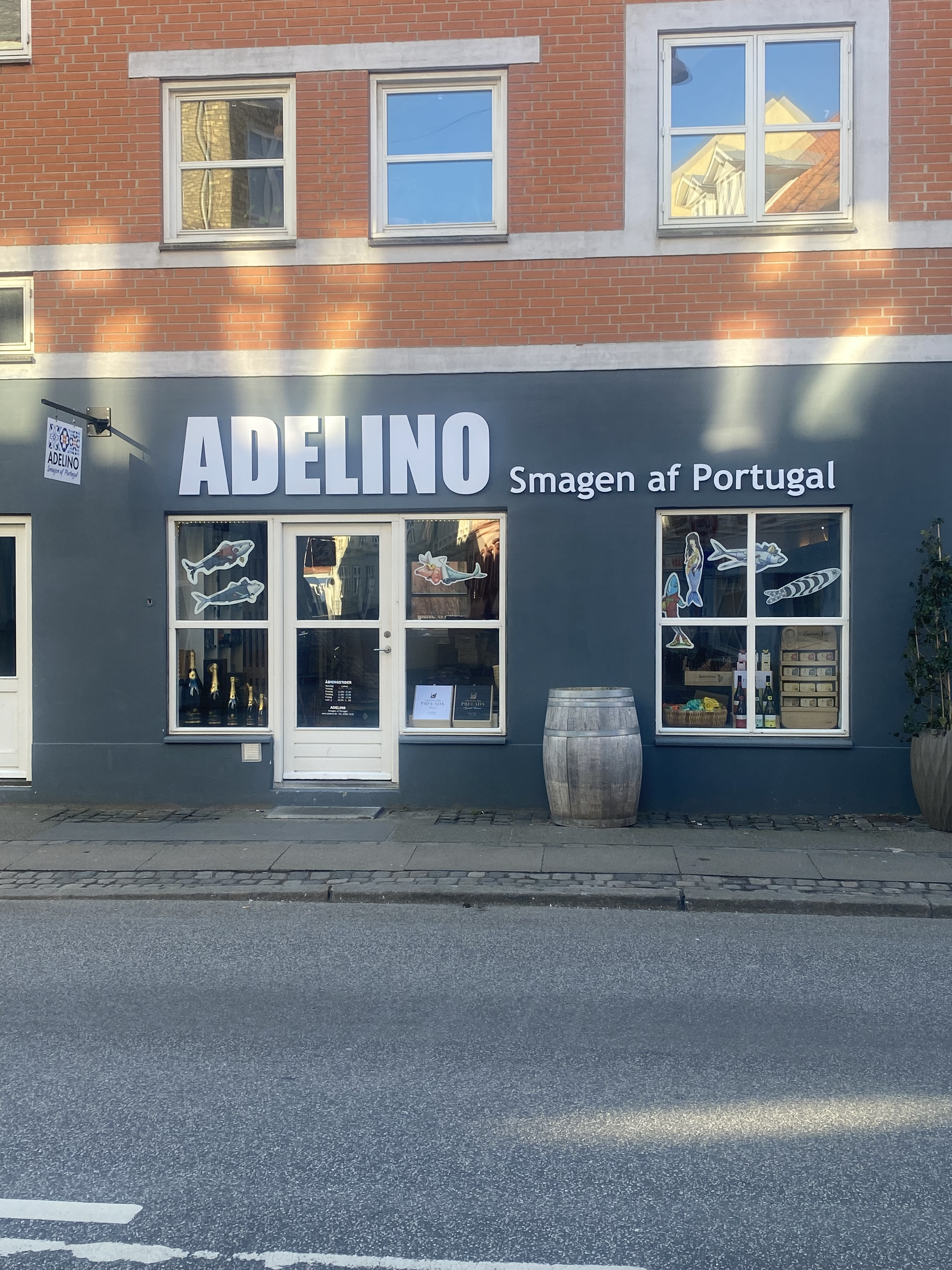 Adelino